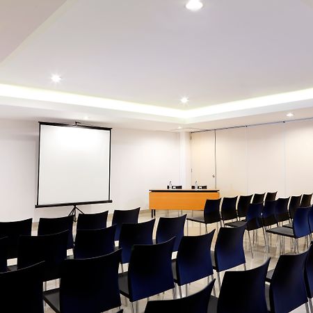 Amaris Hotel Ponorogo Kültér fotó