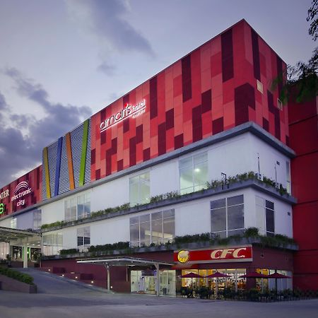 Amaris Hotel Ponorogo Kültér fotó