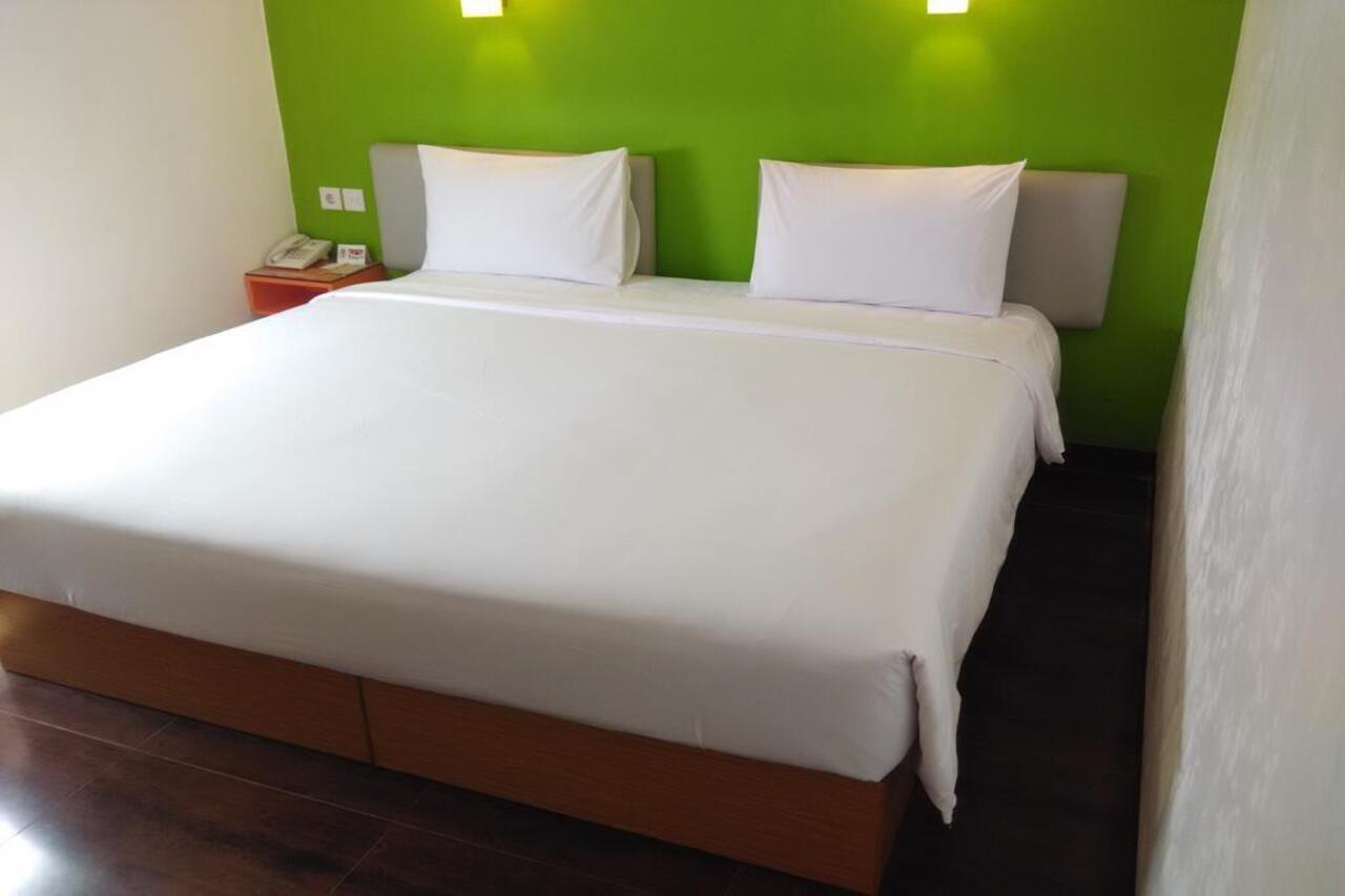 Amaris Hotel Ponorogo Kültér fotó