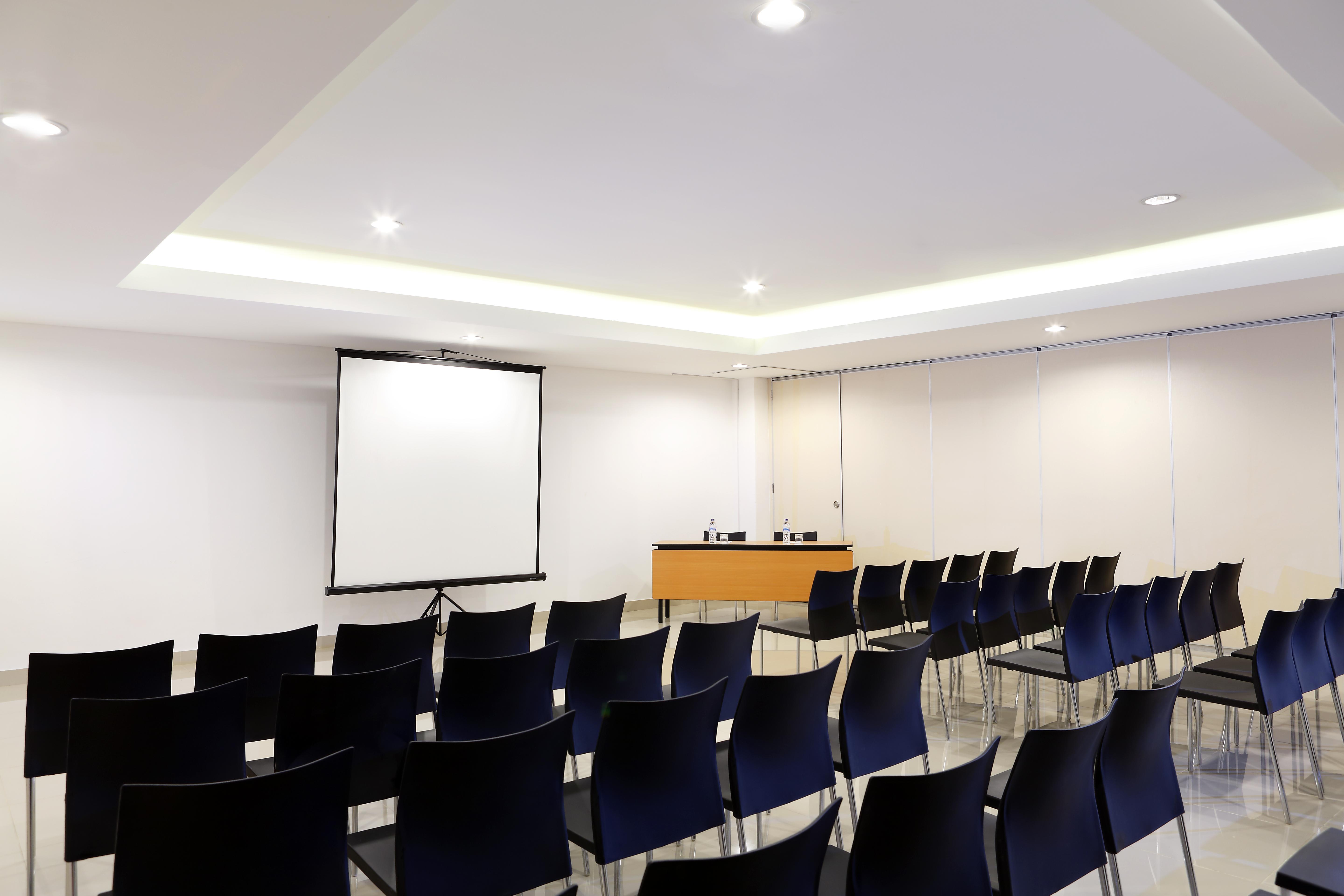 Amaris Hotel Ponorogo Kültér fotó