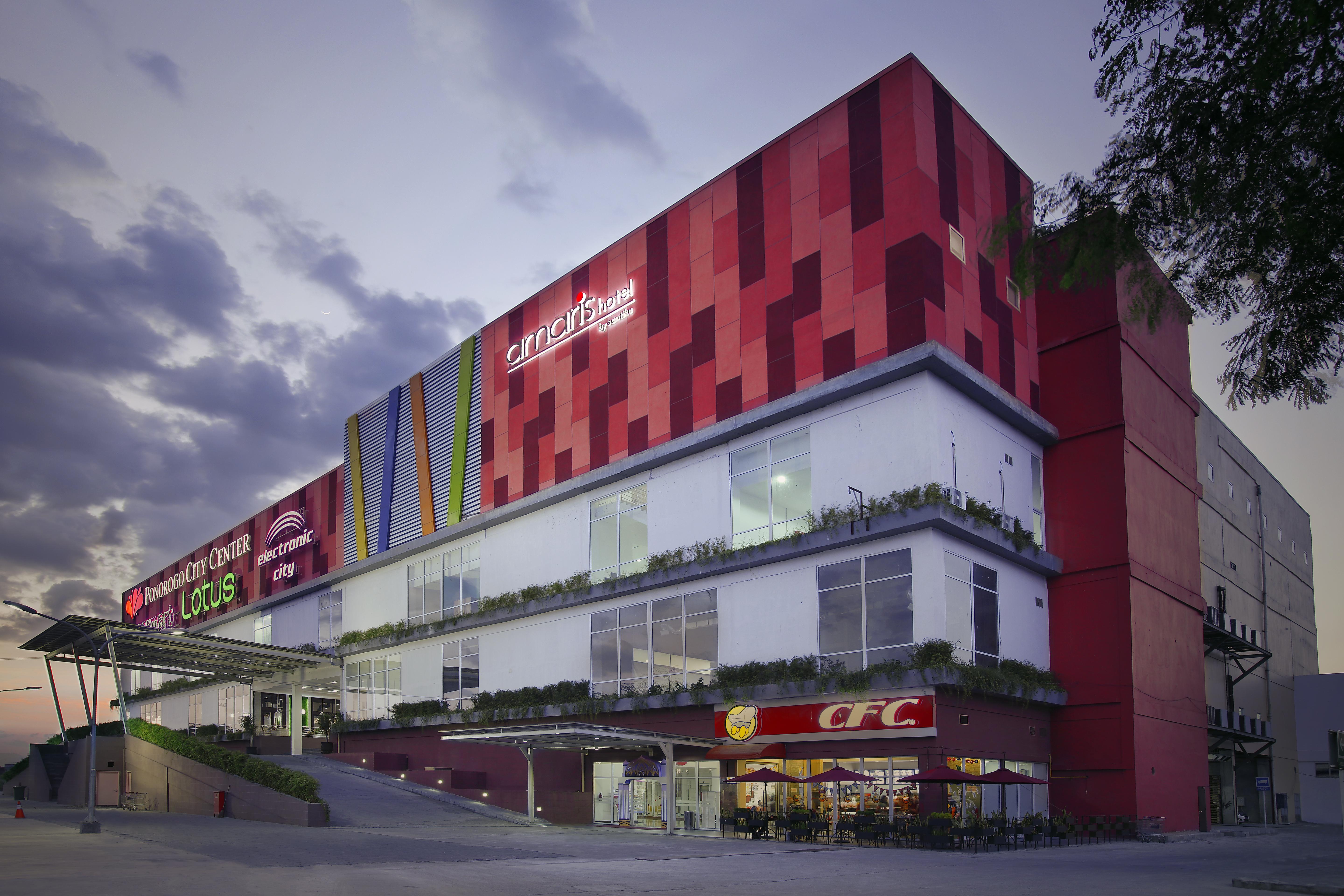 Amaris Hotel Ponorogo Kültér fotó
