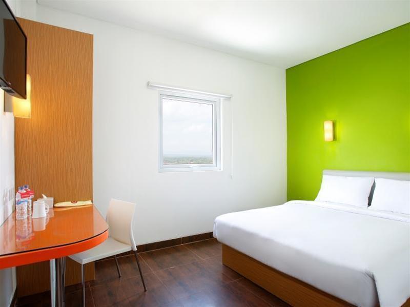 Amaris Hotel Ponorogo Kültér fotó